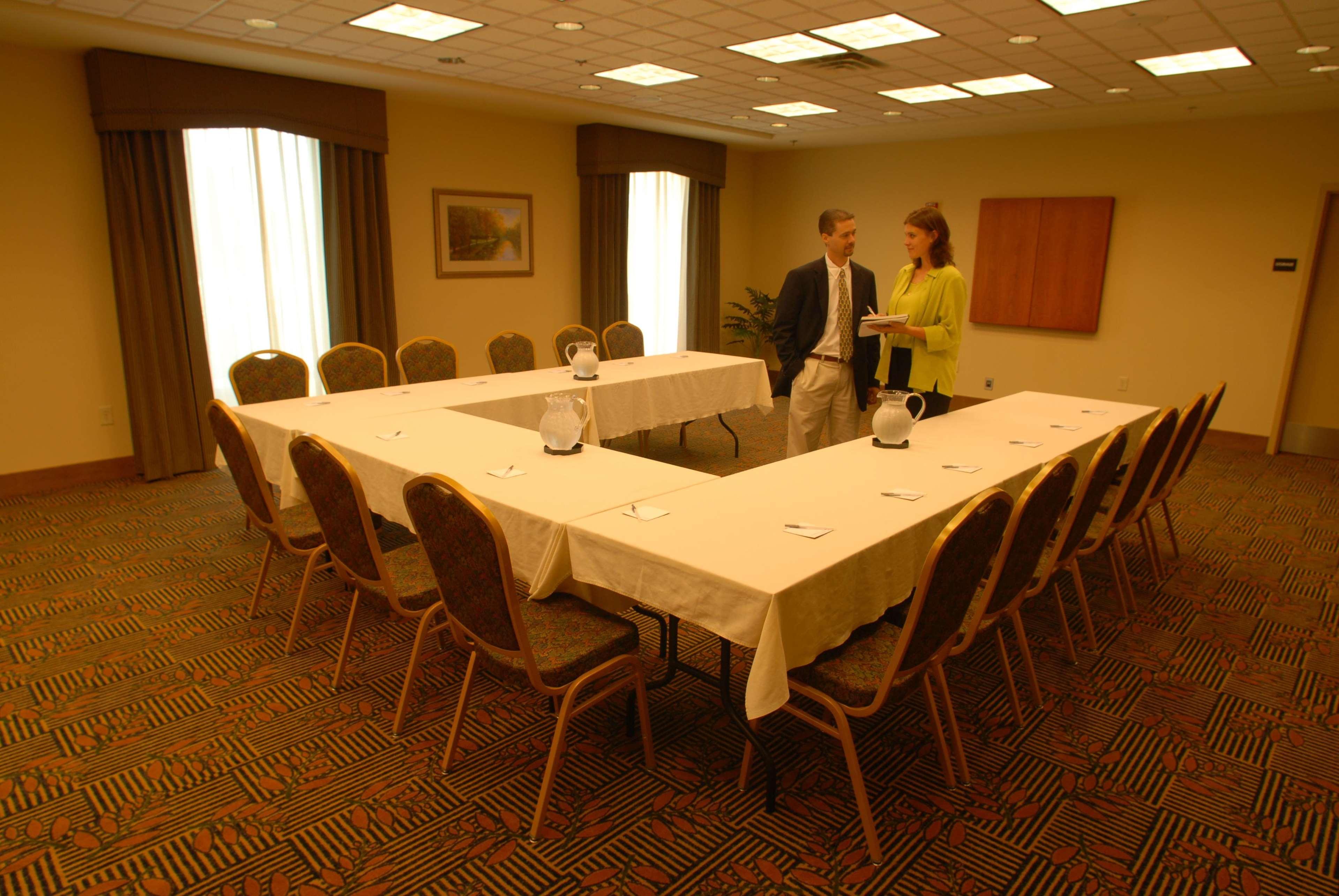 Hampton Inn Gloucester Eksteriør bilde