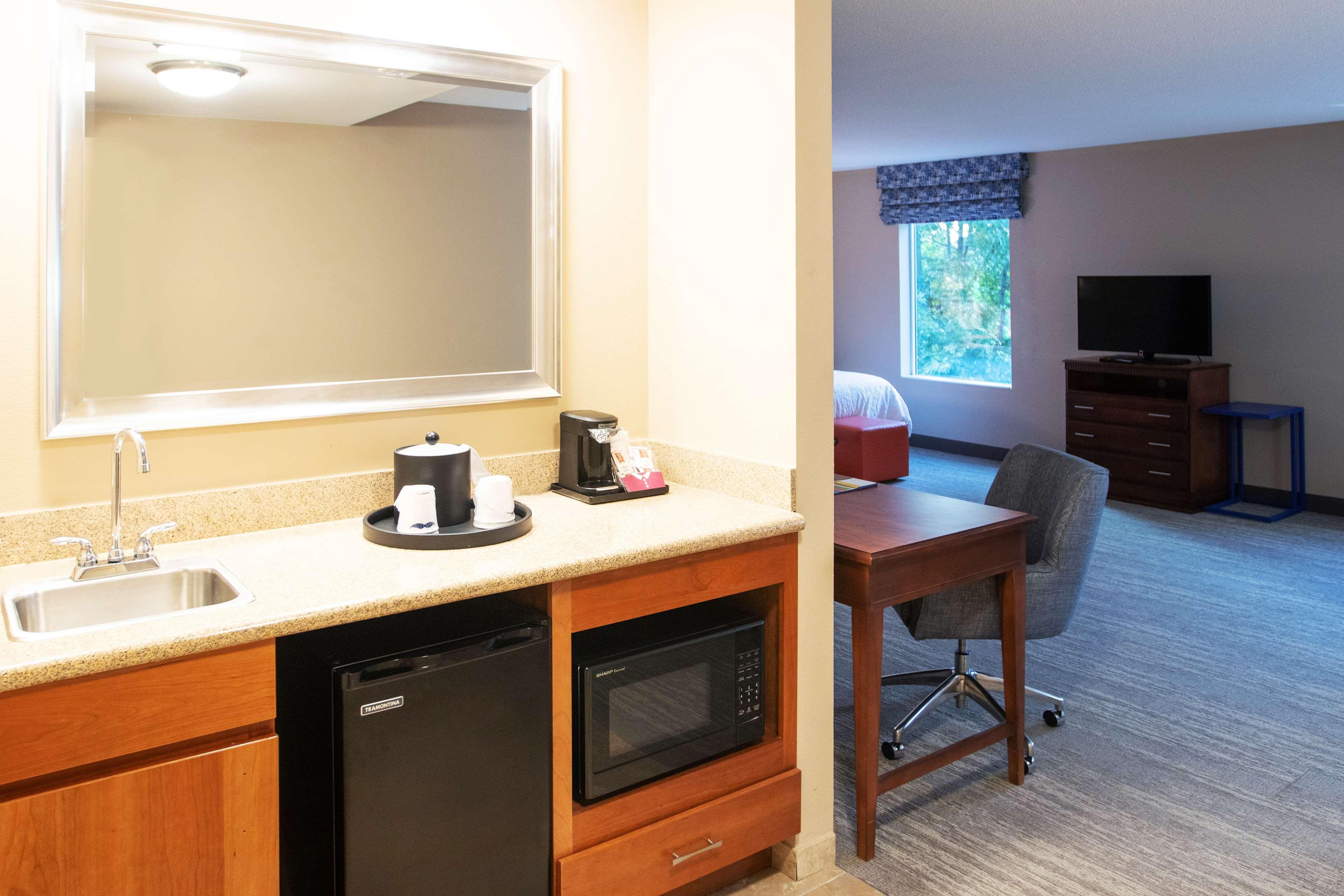 Hampton Inn Gloucester Eksteriør bilde