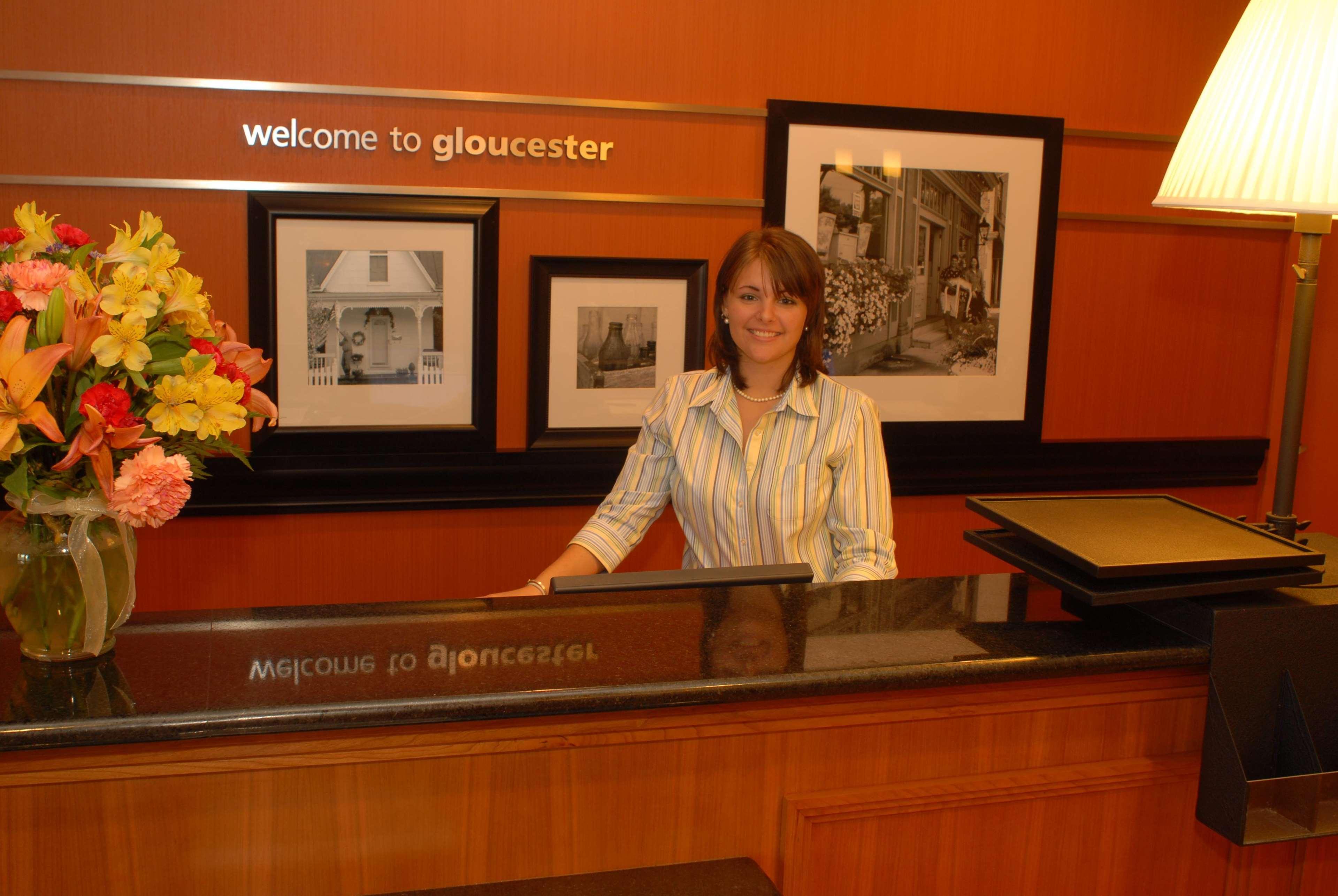 Hampton Inn Gloucester Eksteriør bilde