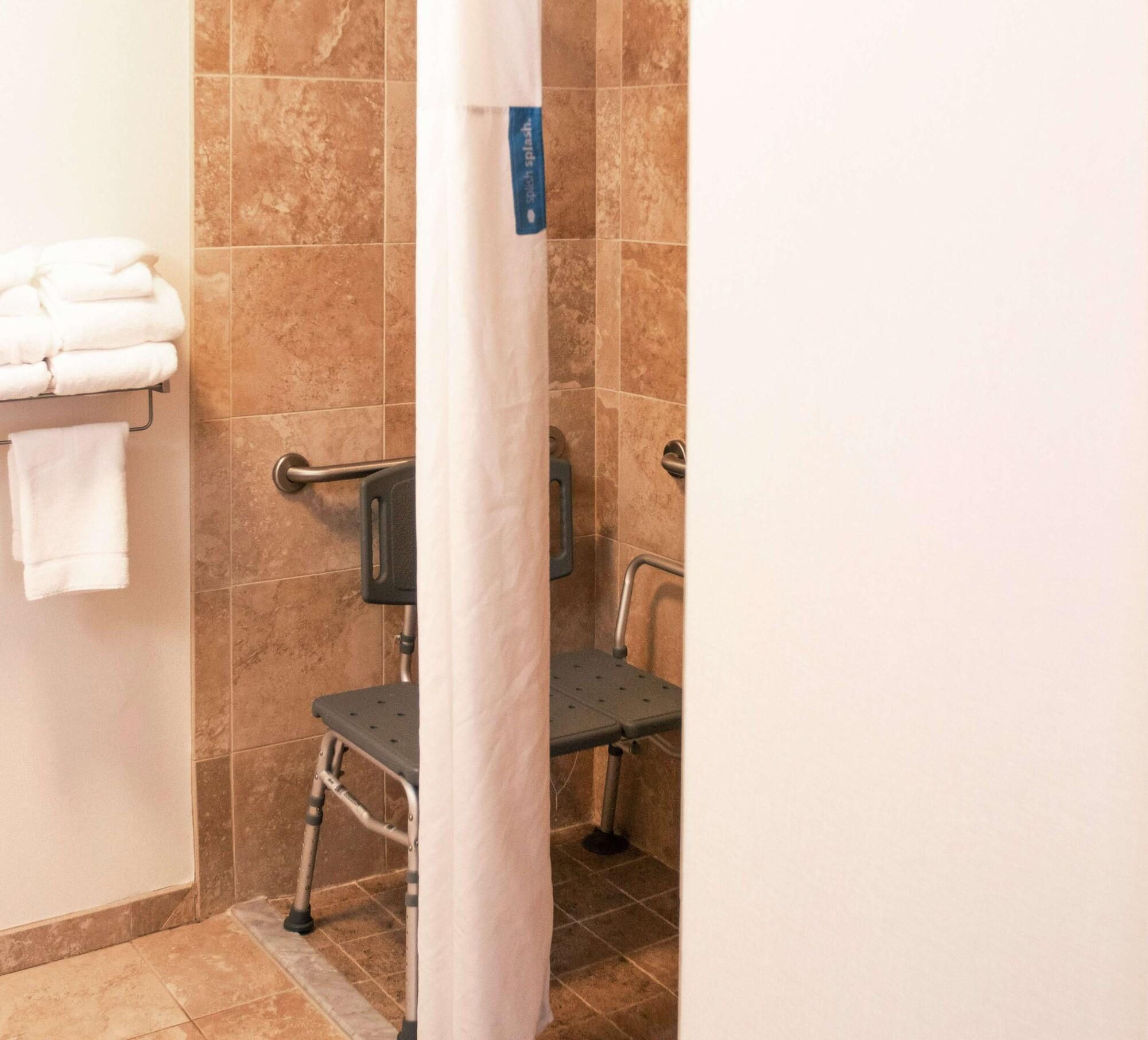 Hampton Inn Gloucester Eksteriør bilde