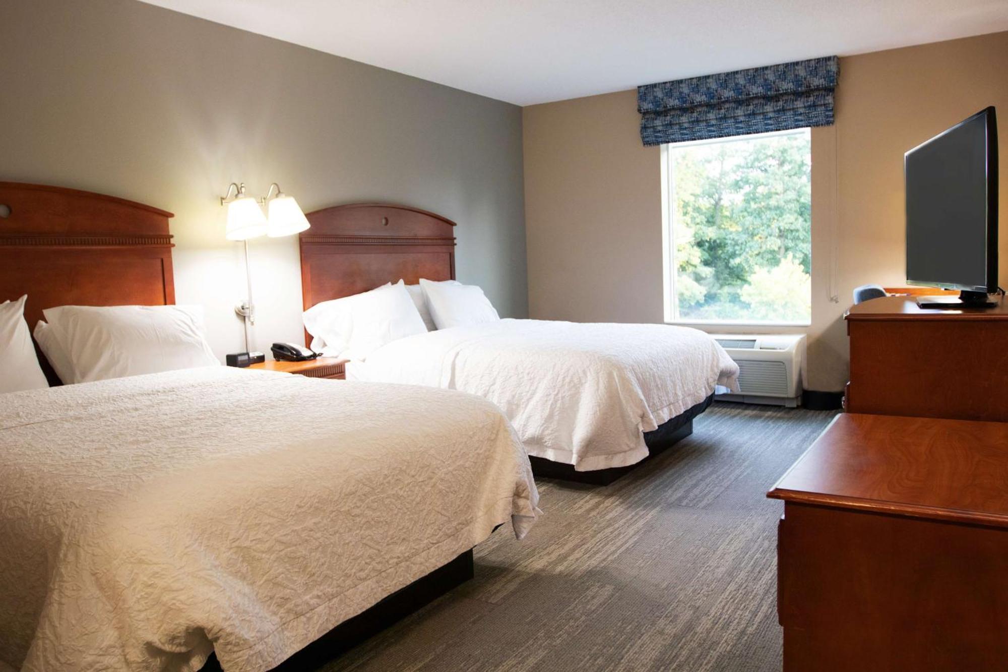 Hampton Inn Gloucester Eksteriør bilde