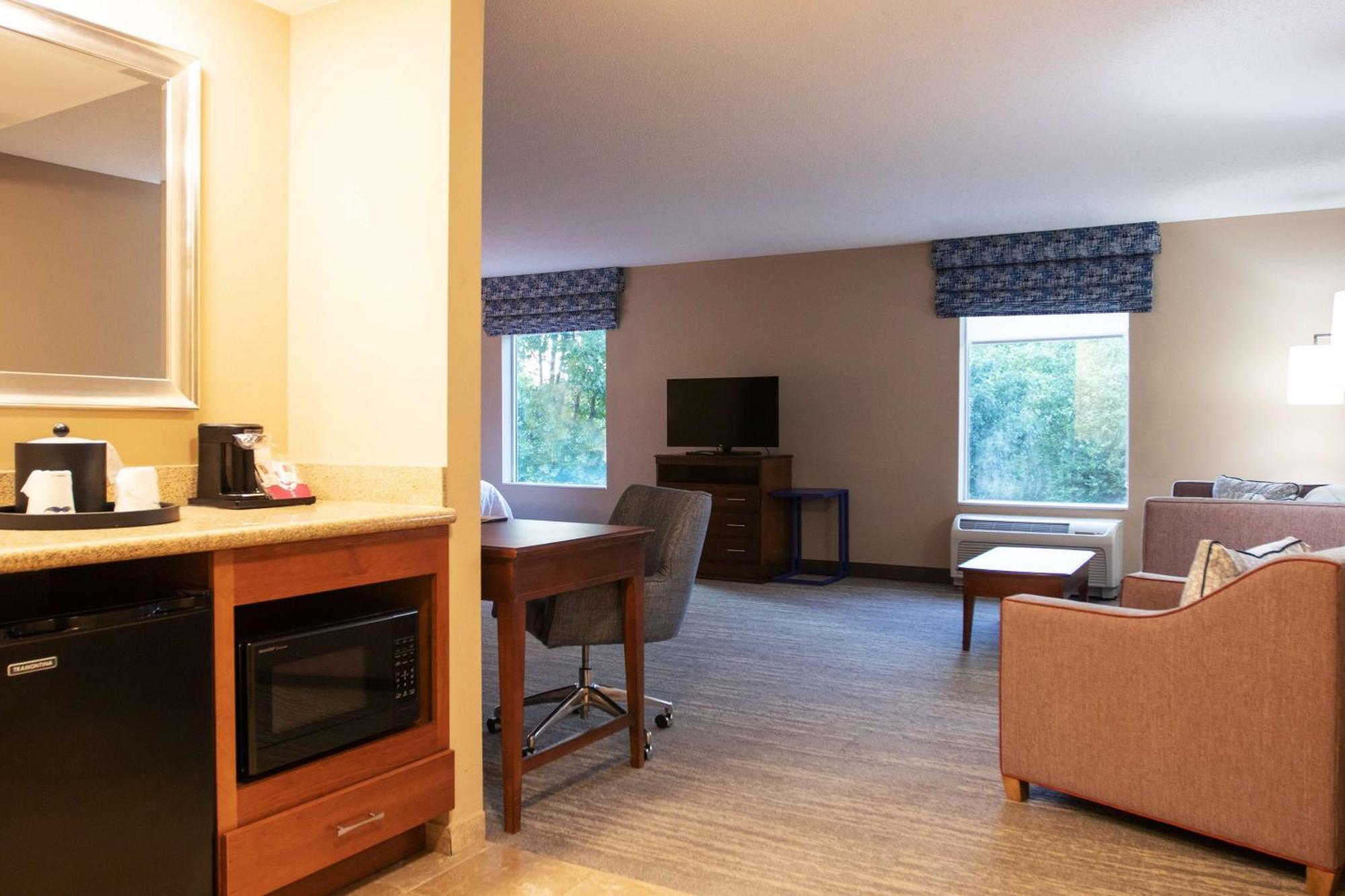 Hampton Inn Gloucester Eksteriør bilde
