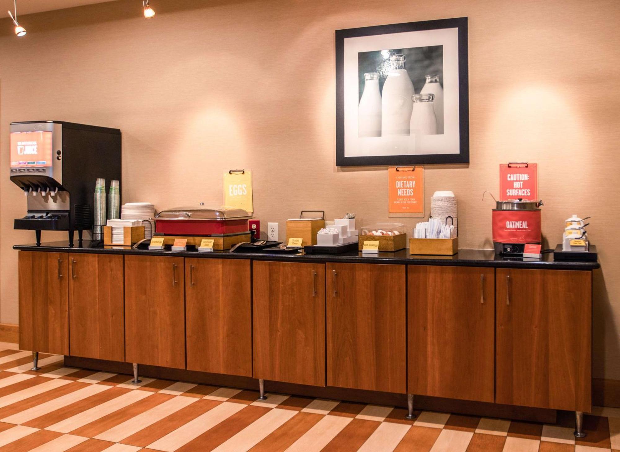 Hampton Inn Gloucester Eksteriør bilde