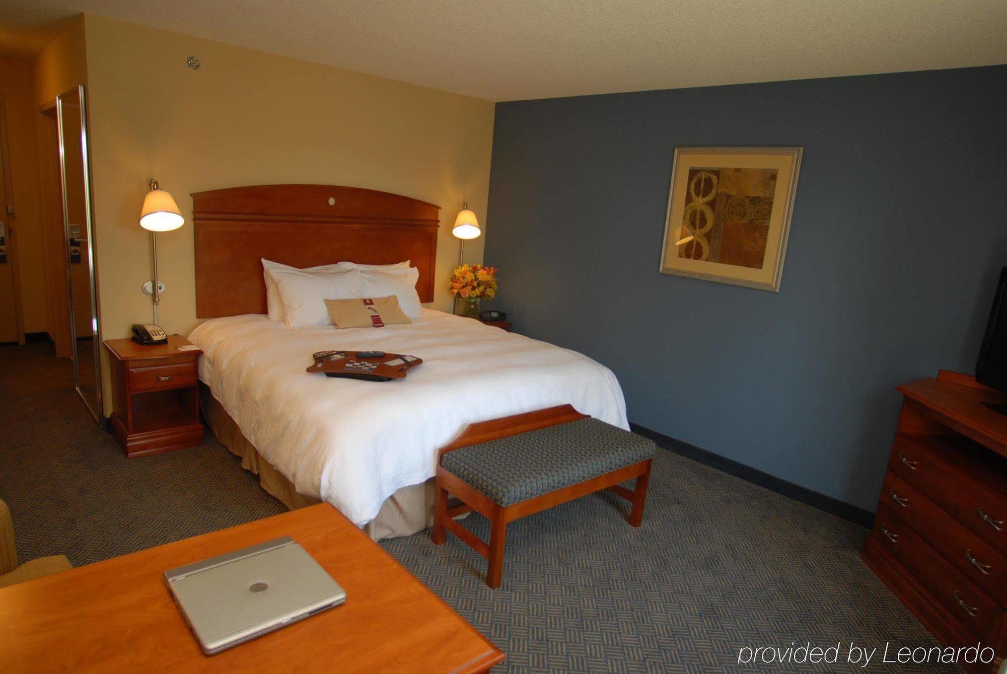 Hampton Inn Gloucester Eksteriør bilde